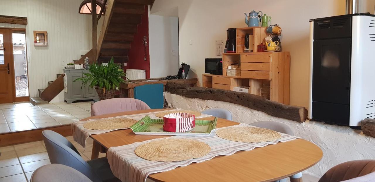 La Parenthese Du Crieu-Valfred Panzió La Tour-du-Crieu Kültér fotó